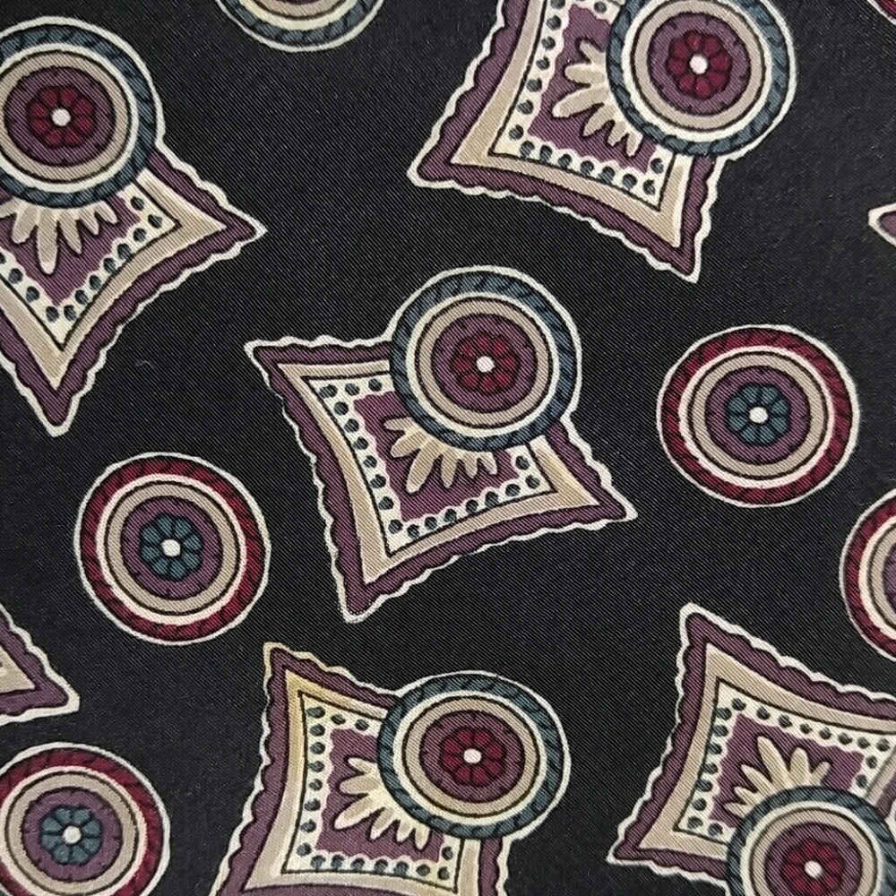 Vintage. Mario Valentino Italian Silk 57"